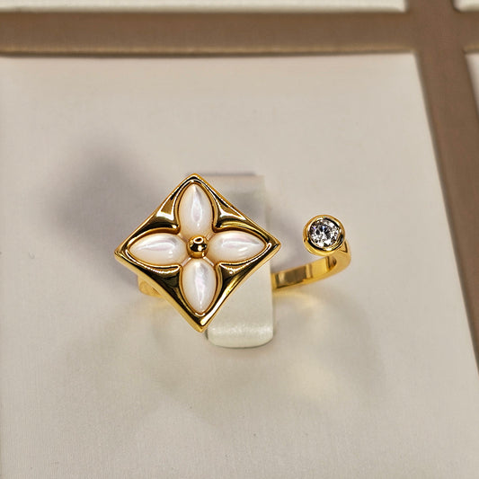 Anillo Baño de Oro Cristal Austriaco Trebol Encuadrado