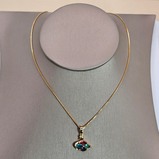Collar Baño de Oro Sutil Cisne Colores
