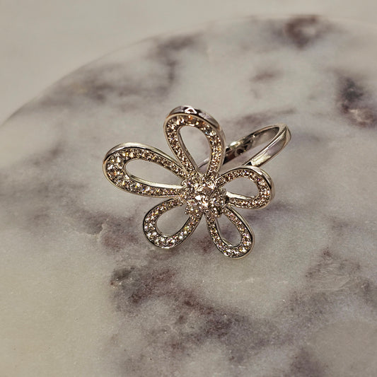 Anillo Baño de Plata Rodinada Austriaco Flor