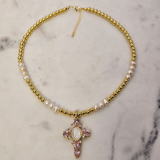 Collar Baño de Oro Perlas Colgante Cruz Cristales Rosado