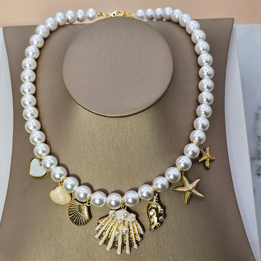 Collar Baño de Oro Perlas Charms Encanto del Mar Blanco