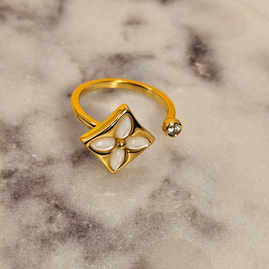 Anillo Baño de Oro Cristal Austriaco Trebol Encuadrado