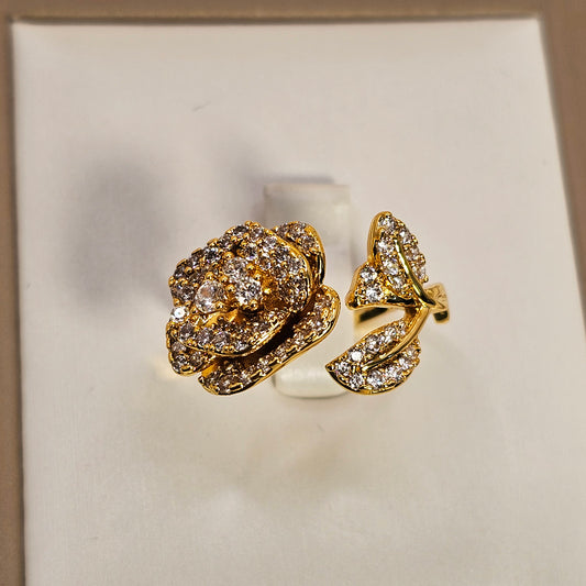 Anillo Baño de Oro Cristal Austriaco Forma de Rosa