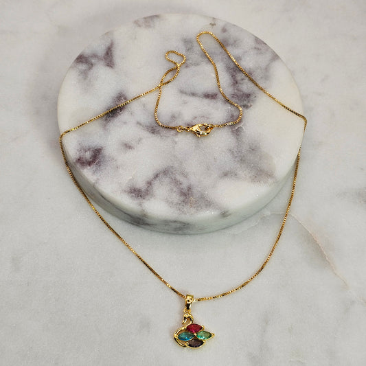 Collar Baño de Oro Sutil Cisne Colores